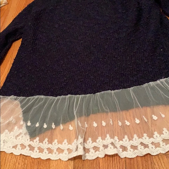 sweater - Picture 3 of 3